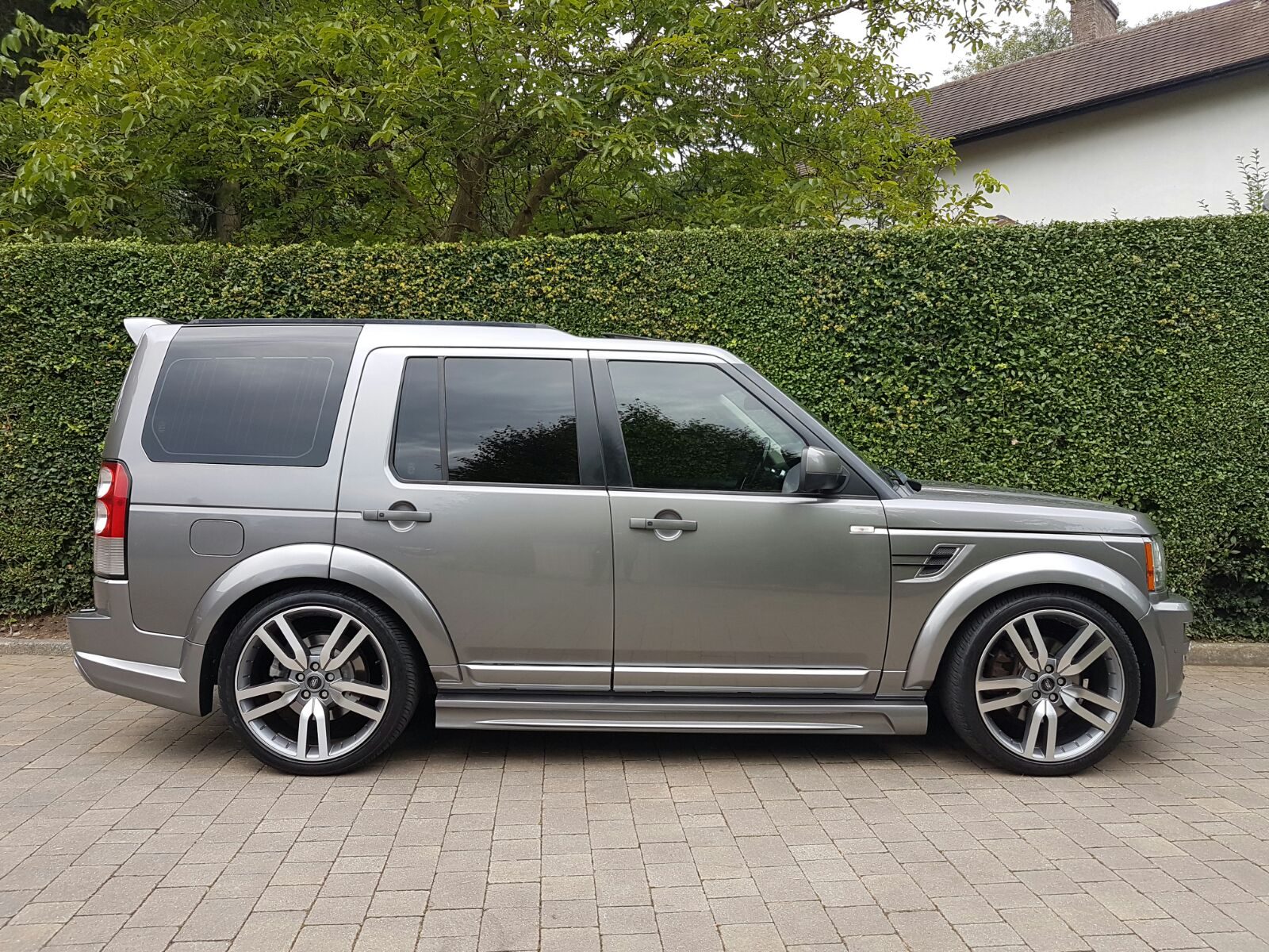 Land Rover Discovery Full Body Kit Xclusive Customz