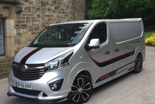 A front facing photo of the Vauxhall Vivaro