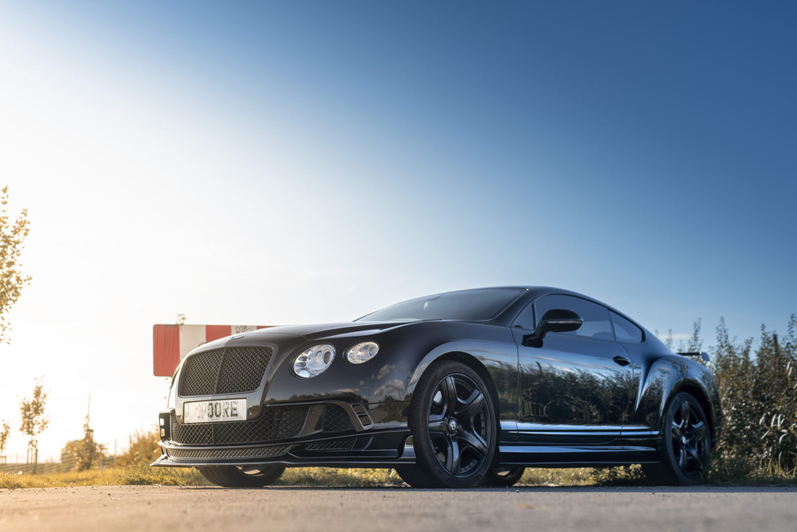 A front Photo of the Bentley GTC Bodykit